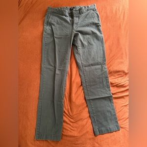 Straight-fit flex khaki pant (slim fit)